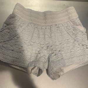 Threaded pattern shorts